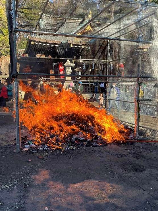 馬絹神社のどんど焼き