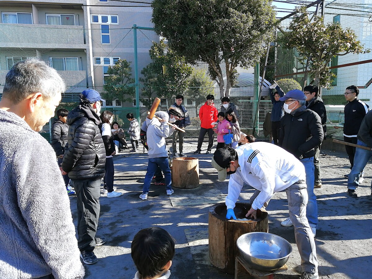 杵でつくお餅はおいしいです