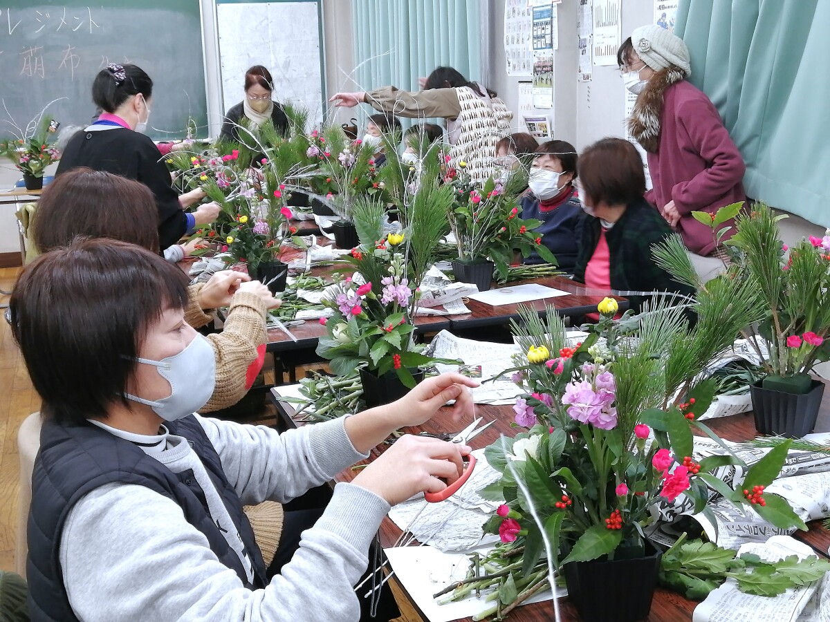 来年も良い年であります様に盛花作り