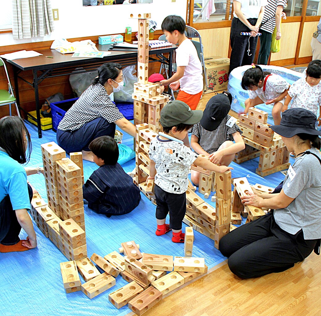 子ども縁日・シズレンガ（木製遊具）組立て