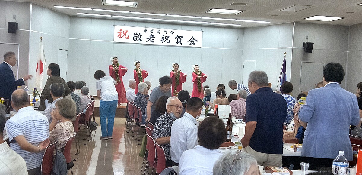 フラダンスや和太鼓の競演で大盛り上がり